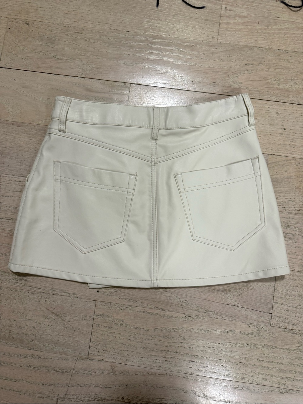 Cream Button-Front Women’s Skort - Picture 4 of 7